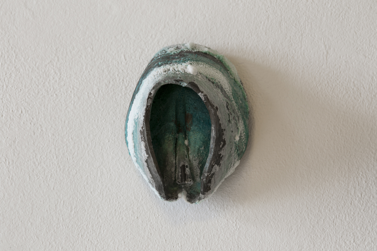 Daniel Nehring, Hufen, 2016, Bronze, Salz, 11,5 x 9 x 8,5 cm